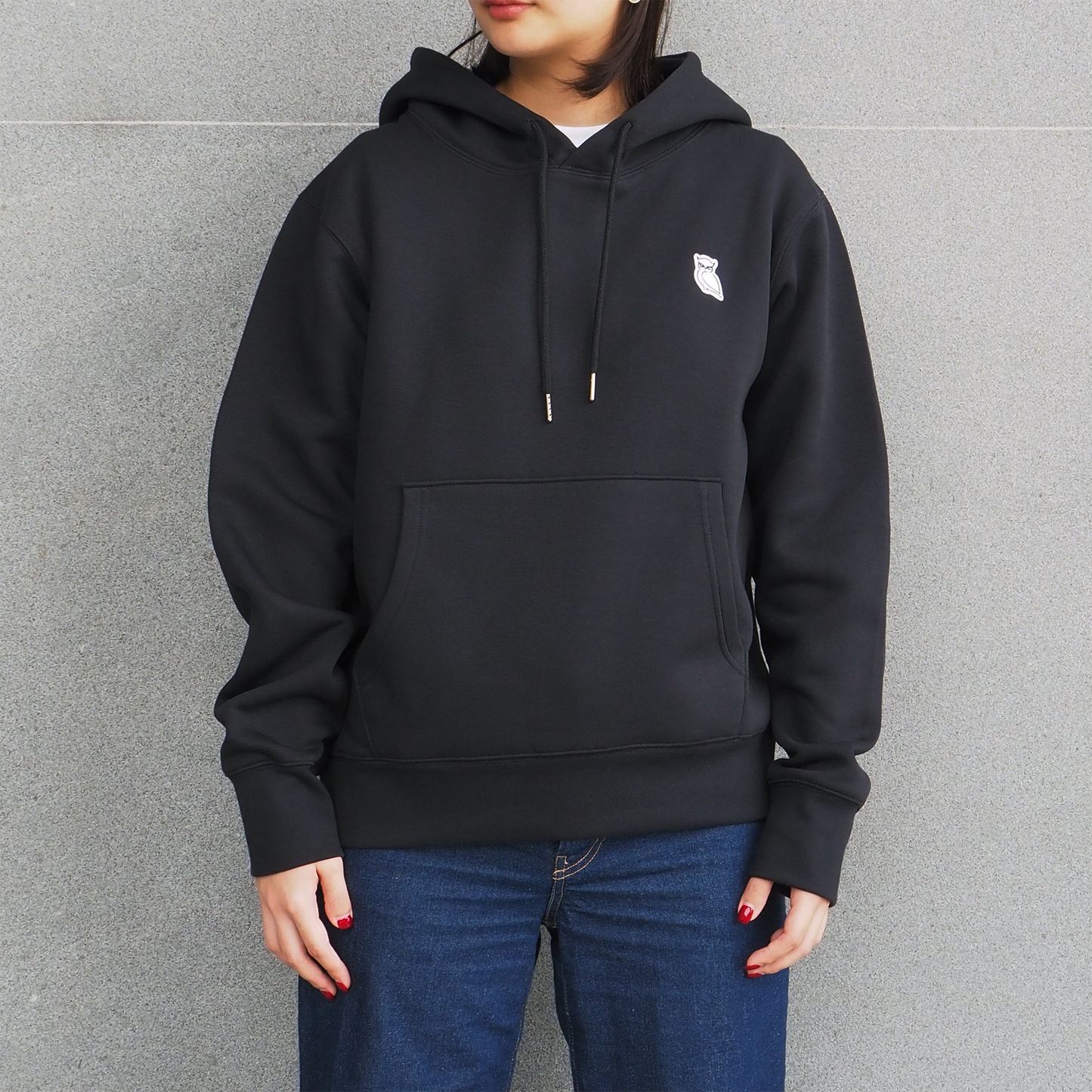 hoodie women model front black